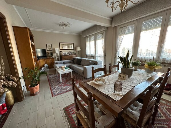 Dining - Casa Alessia, a few steps from the historic center (Lucca)