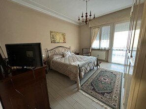 3 Schlafzimmer, Bügeleisen/Bügelbrett, WLAN, Bettwäsche