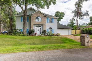 Exterior - Spacious 4-bedroom house in Orange Park with Gameroom and Jacuzzi Bathtub (Orange Park)
