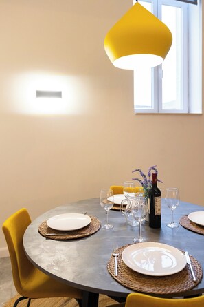 Room | Dining - Florette Suites (Il-Furjana)