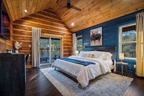 4 bedrooms, iron/ironing board, travel cot, free WiFi - Newly Renovated! Fresh Design, Pool, Hot Tub, Fishing! (Sevierville)