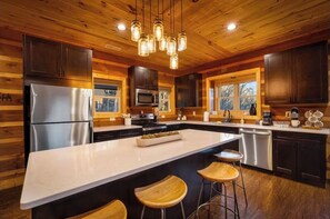 Fridge, microwave, oven, stovetop - Newly Renovated! Fresh Design, Pool, Hot Tub, Fishing! (Sevierville)