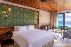 Platinum King Master Suite Ocean Front | Minibaari, tallelokero huoneessa, ilmainen Wi-Fi, vuodevaatteet