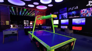 Área de juegos infantiles techada