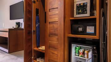Frigobar, cofres nos quartos, Wi-Fi de cortesia, roupa de cama