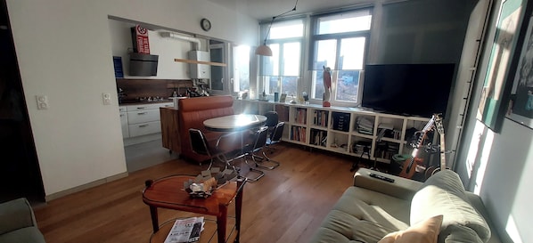 TV