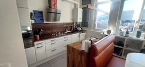 Microondas, horno, parrilla de estufa y lavavajillas 
