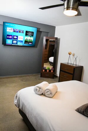 Iron/ironing board, WiFi, bed sheets - Great 2BR Apartment @Centrito Valle in San Pedro (San Pedro Garza García)