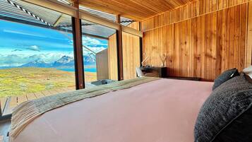 Deluxe Double or Twin Room, Hot Tub, Mountain View | In-room safe, desk