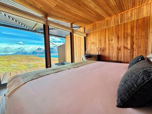 Habitación Deluxe con 1 cama matrimonial o 2 individuales, hidromasaje, vista a la montaña | Caja de seguridad en la habitación y escritorio 