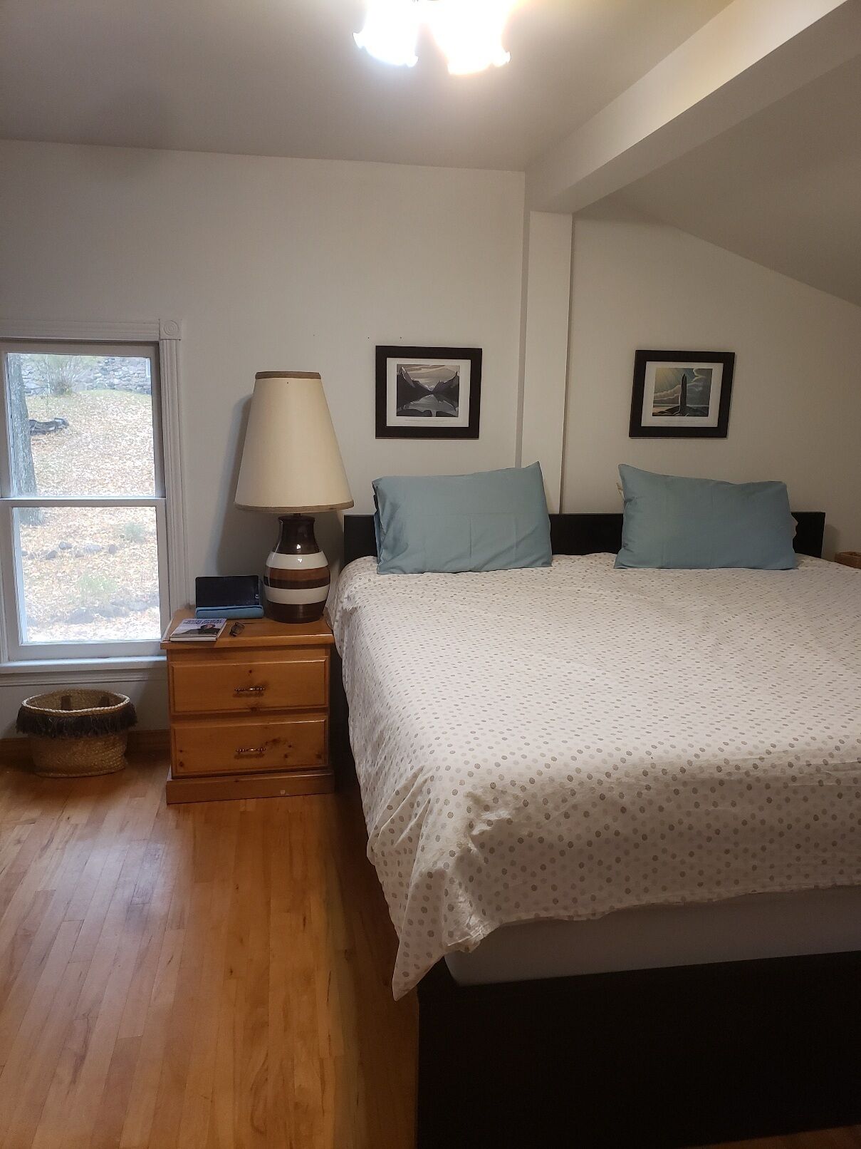 Laptop workspace, blackout curtains, iron/ironing board, free WiFi