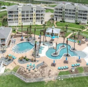 A heated pool - A Wave Away- Pointe West, Galveston (Galveston)