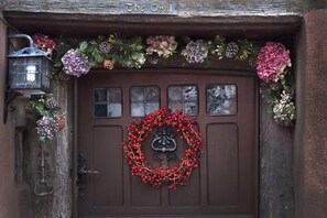 Exterior detail - Spacious, characterful medieval cottage sleeping six in the heart of Dunster (Dunster)
