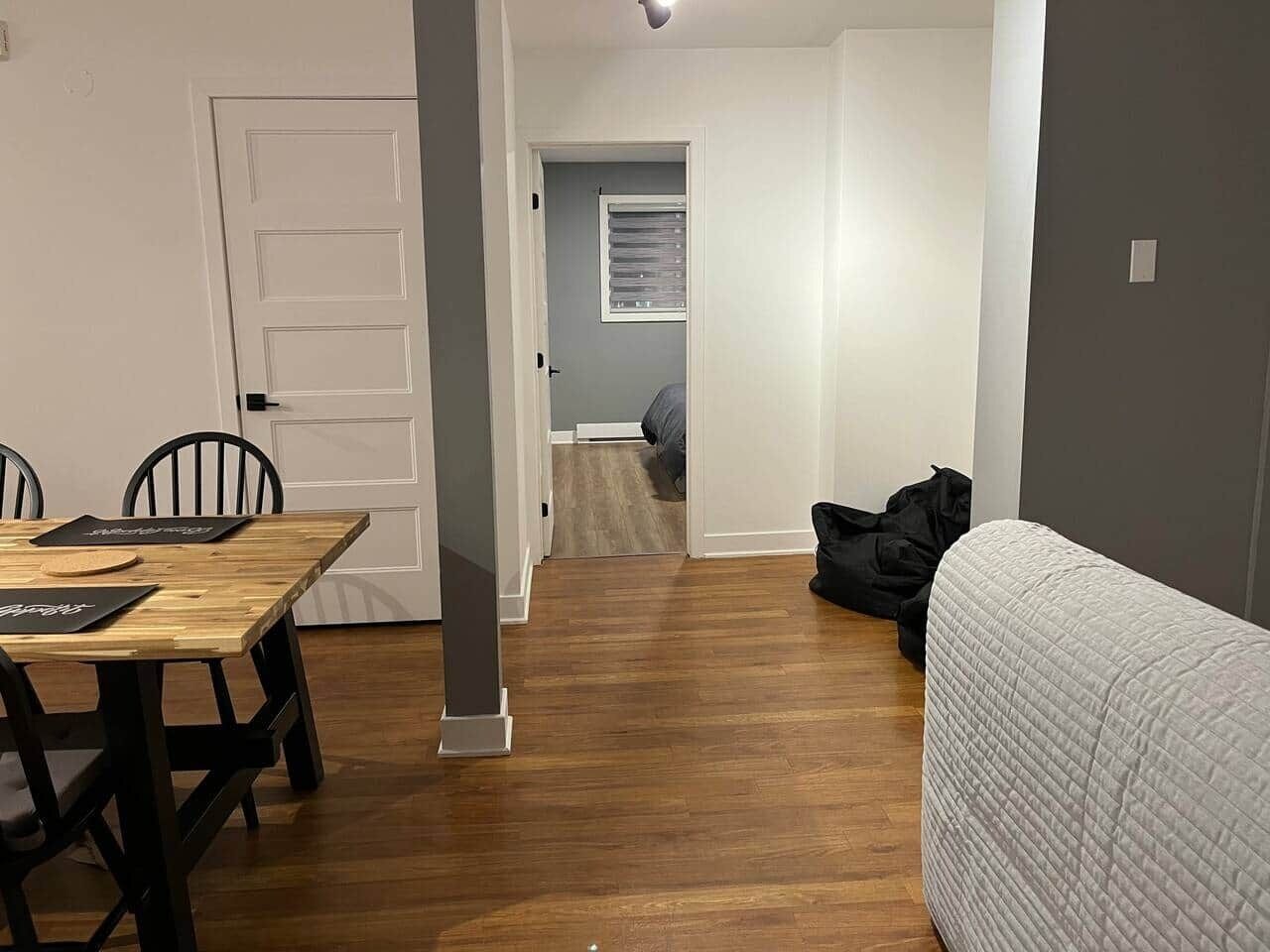 1 chambre, fer et planche à repasser, Wi-Fi, draps fournis