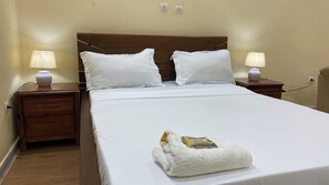 1 chambre, fer et planche à repasser, Wi-Fi, draps fournis