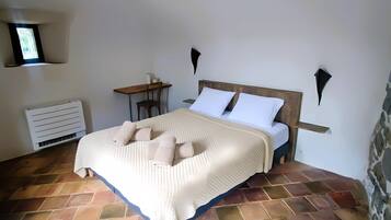 1 habitación, wifi y ropa de cama