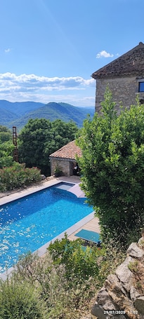 Pool. Mas Estrela: Lo Nis, an intimate B&B with mountain views