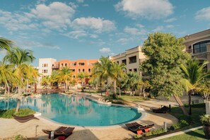 3 outdoor pools - TAN Residences at Fishing Lodge (Punta Cana)