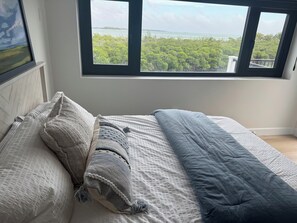 4 bedrooms, WiFi, bed sheets, wheelchair access