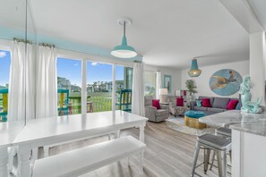 Interior - Newly Renovated Condo - Private Beach (Destin)