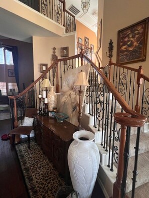 Interior -  Luxurious, Spacious 5-bedroom/4.5 bath house and covered patio in Grand Prairie (Grand Prairie)
