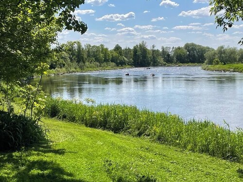 Chalet by the river - Nature, paddle, campfire and water view