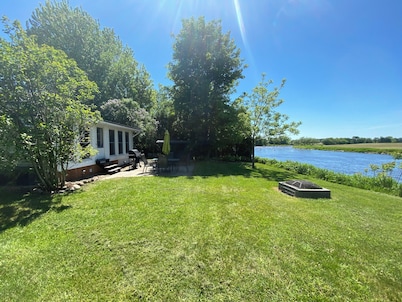 Chalet by the river - Nature, paddle, campfire and water view