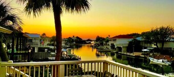 Bay House on Bimini - Waterfront Escape in Key Allegro - Sleeps 14