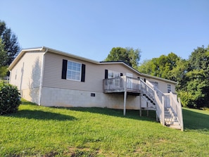Exterior - 3-bedroom house in serene Bristol with cool AC comfort (Bristol)