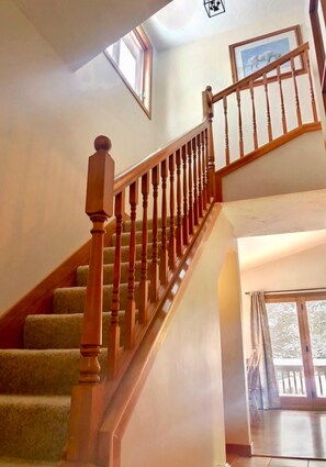 Villa (3 Bedrooms) | Interior - Fc44 Renovated 3bed 3bath Forest Cottage AC, Views, Yard, Fast Wifi Walk to Skiing! (Bretton Woods)