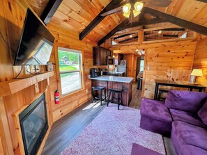 House (1 Bedroom) | Interior - Bmv4 Tiny Home Topline (Twin Mountain)