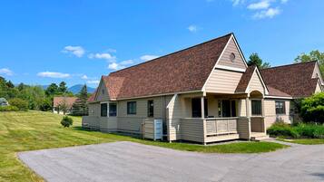 Villa (3 Bedrooms) | Front of property