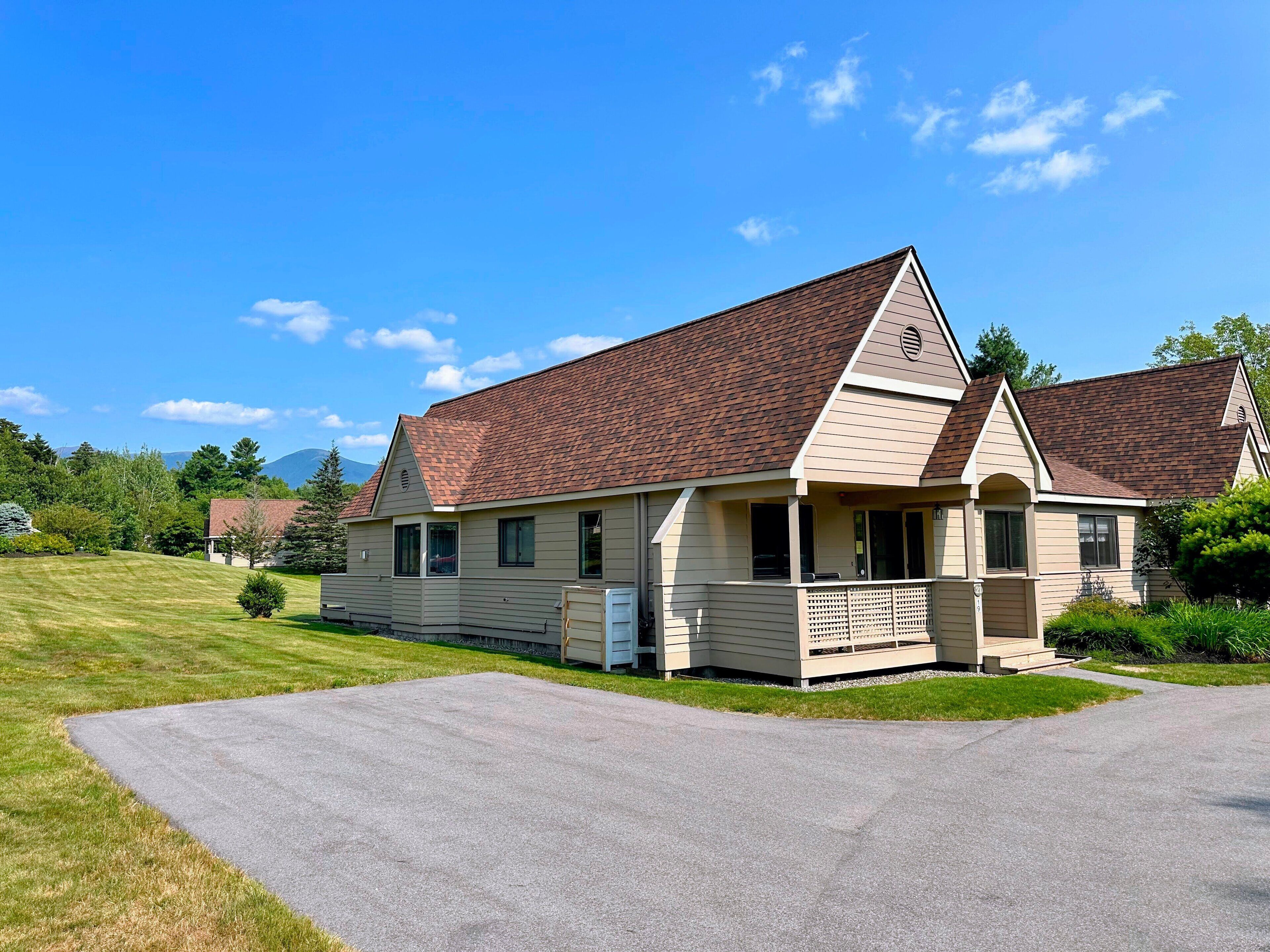 Villa (3 Bedrooms) | Front of property