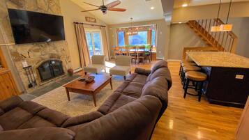 Villa (4 Bedrooms) | Interior