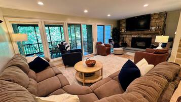 Villa (5 Bedrooms) | Interior