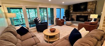 RB8 Luxury Bretton Woods Ski-in