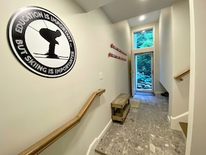 Villa (5 Bedrooms) | Interior - Rb24 Renovated, AC, Ski-in out Bretton Woods Townhome (Bretton Woods)