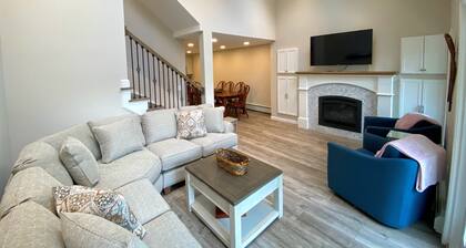 Rb24 Renovated, AC, Ski-in out Bretton Woods Townhome