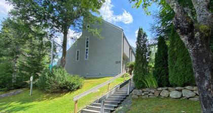 Rb24 Renovated, AC, Ski-in out Bretton Woods Townhome