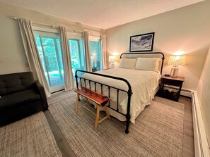 Interior - R21 Completely Renovated Bretton Woods Condo, AC, Unbeatable Ski-in Ski-out Location! Fast Wifi (Bretton Woods)