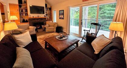 R21 Completely Renovated Bretton Woods Condo, AC, Unbeatable Ski-in Ski-out Location! Fast Wifi