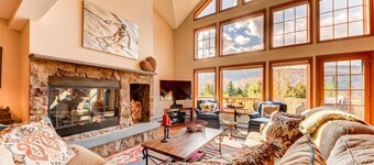 SH4 Bretton Woods Condo With Hot Tub, Next to Skiing and Mt Washington Hotel, ski Slopes Views!