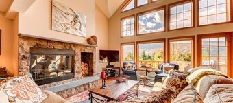 SH4 Bretton Woods Condo With Hot Tub, Next to Skiing and Mt Washington Hotel, ski Slopes Views!