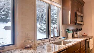 Villa (4 Bedrooms) | Interior