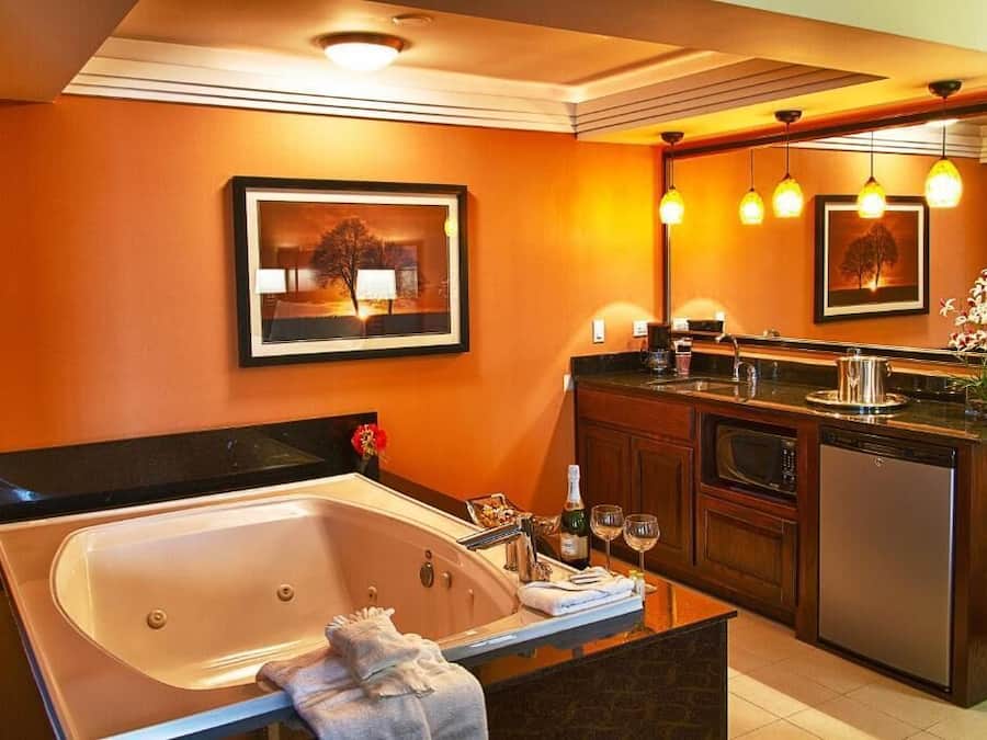 Suite | Langsir/tirai gelap terus, seterika/papan seterika, Wi-fi percuma