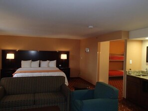 1 King Bed and 2 Twin Beds, Family Suite, Non-Smoking | Blackout drapes, iron/ironing board, free WiFi, wheelchair access - Lux Hotel and Spa (Arlington)