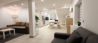 Haus am Berg, apartment with panoramic view in the Franconian Lake District, pets welcome.