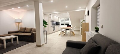 Haus am Berg, apartment with panoramic view in the Franconian Lake District, pets welcome.