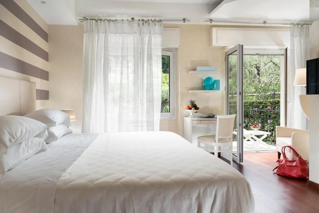 Superior Double Room, Balcony, Garden View