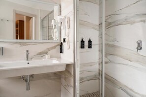 Junior Suite, Balcony, Sea View | Bathroom - Doria Park Hotel  (Lerici)